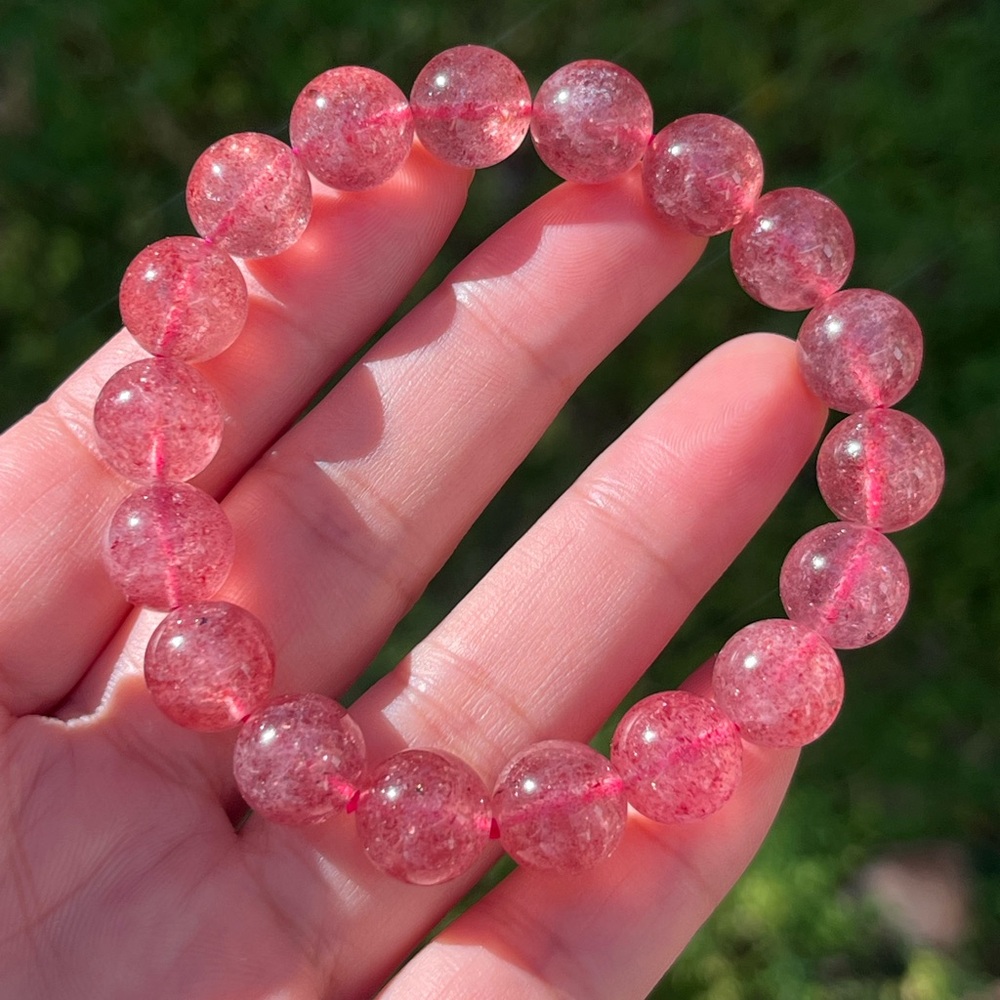 11mm stretchable strawberry Quartz bracelet‎